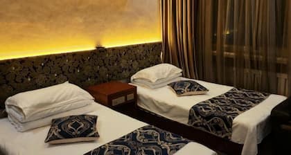Yichun Hongmeiqi Express Hotel