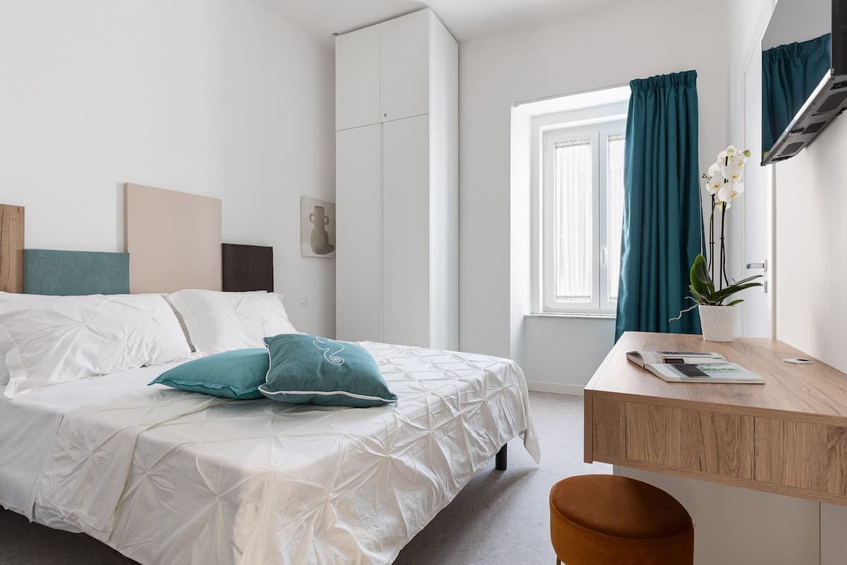 Standard Room | Free minibar, in-room safe, blackout drapes, free WiFi