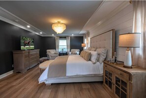 4 bedrooms, WiFi, bed sheets