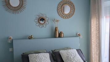 3 habitaciones, tabla de planchar con plancha, cuna de viaje y wifi