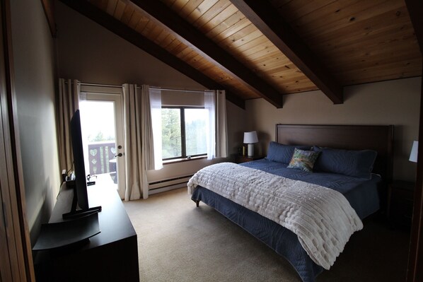 3 chambres, fer et planche à repasser, Wi-Fi, draps fournis