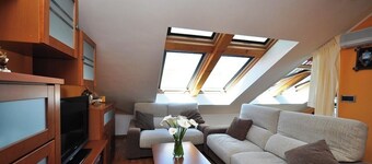 Cozy penthouse by the sea and mountains