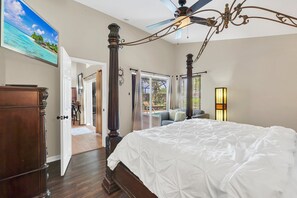 4 bedrooms, iron/ironing board, WiFi, bed sheets
