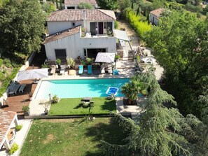 Outdoor pool - Detached 2-bedroom house with private garden and terrace. Quiet location and pool (Pertuis)