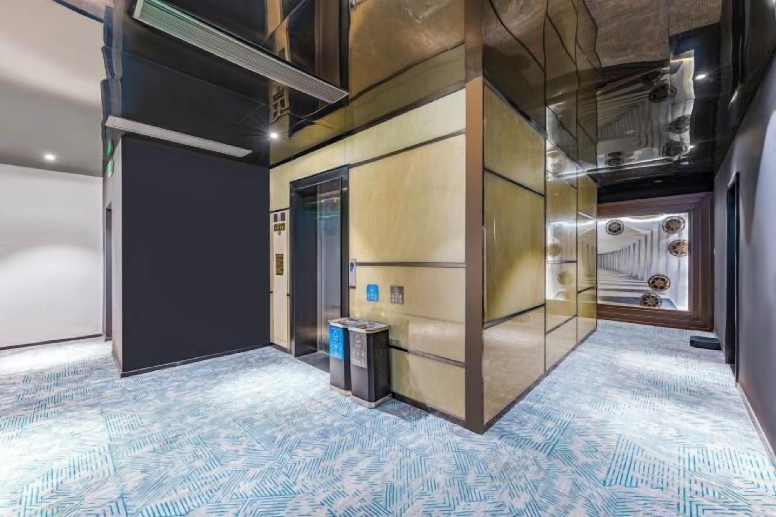 المنشأة من الداخل