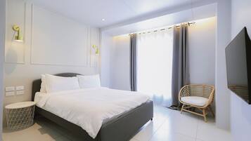 Deluxe-værelse - 1 queensize-seng - ikke-ryger - aircondition | Skrivebord, sengetøj