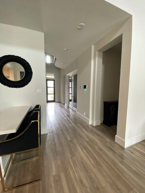 Interior - Beautiful, Spacious Home w/ Pool & Workout Room in Family Friendly Community (Missouri City)