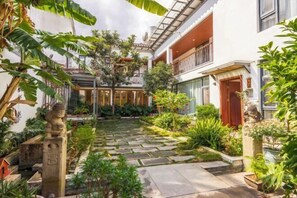 Exterior - Nuanshan Inn (Dali)