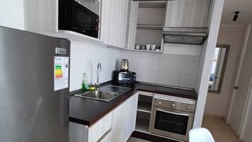 Microwave, oven, dishwasher, electric kettle