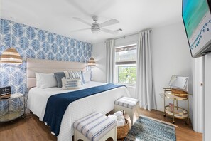 2 bedrooms, in-room safe, iron/ironing board, travel cot - Barefoot in minutes—your beachy 30A escape with optional golf cart rental. (Santa Rosa Beach)