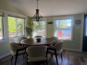 Dining - Escape Rejuvenate  @Luxury Lakefront  Muskoka 3 BR  cottage with 2 BR Bunkie (Parry Sound)