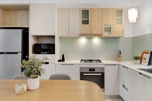 Fridge, microwave, oven, stovetop