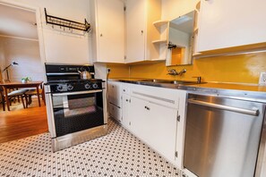 Réfrigérateur, four, plaque de cuisson, lave-vaisselle