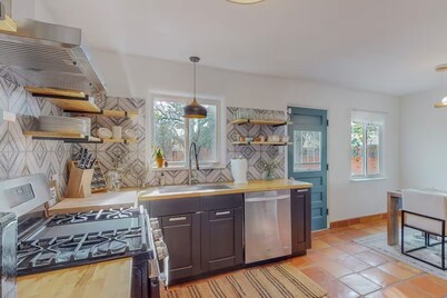 Stylish 2bd/1ba + Office & Yard