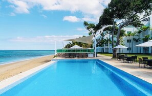 2 outdoor pools, open 7:00 AM to 7:00 PM, sun loungers - Blue Green (Sosúa)
