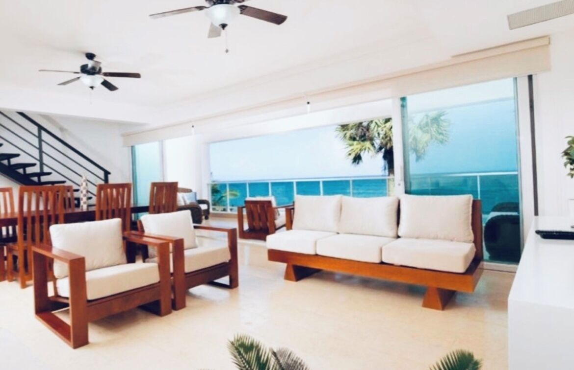 行政頂樓客房, 陽台, 海景 | 起居區