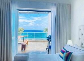 Executive Penthouse, Balcony, Ocean View | Laptop workspace, blackout drapes, free WiFi