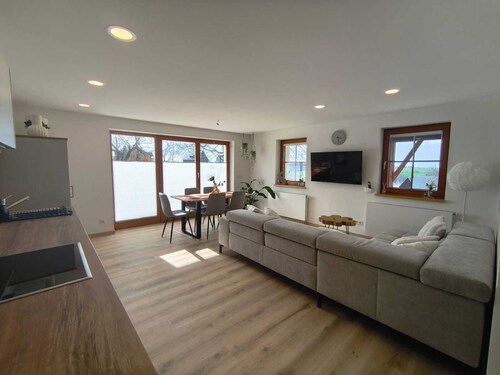 Vacation apartment Waldblick with pool and children's playground near the lake!