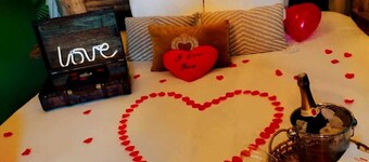 Unusual escape to the heart of the jungle/Private spa/Cinema screen/10 min center