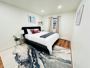 Iron/ironing board, free WiFi, bed sheets