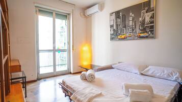 2 chambres, fer et planche à repasser, Wi-Fi gratuit, draps fournis