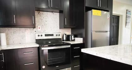 Modern 2-bedroom condo with AC, WiFi in the heart of beautiful Negril, Jamaica