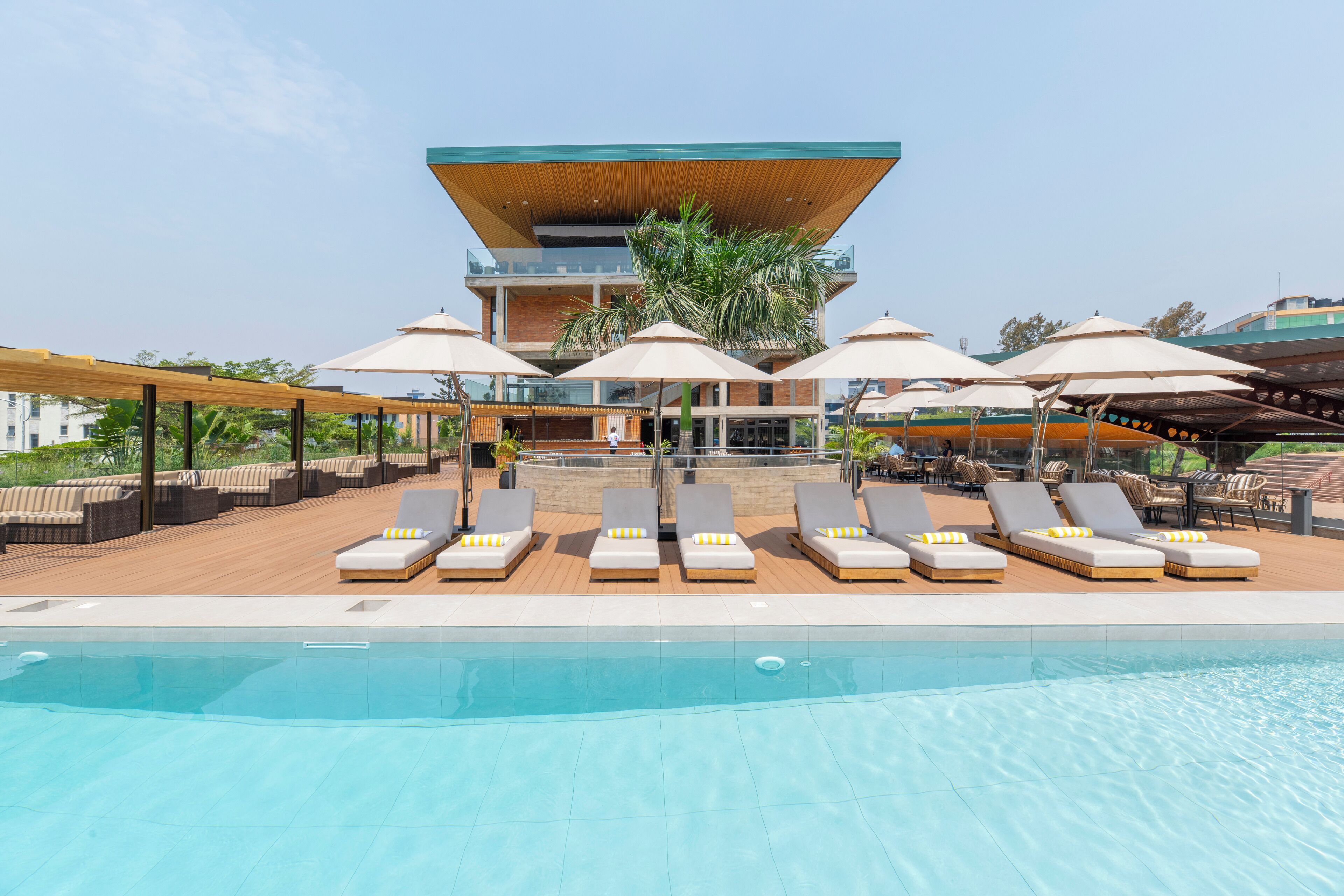 Bar junto a la piscina