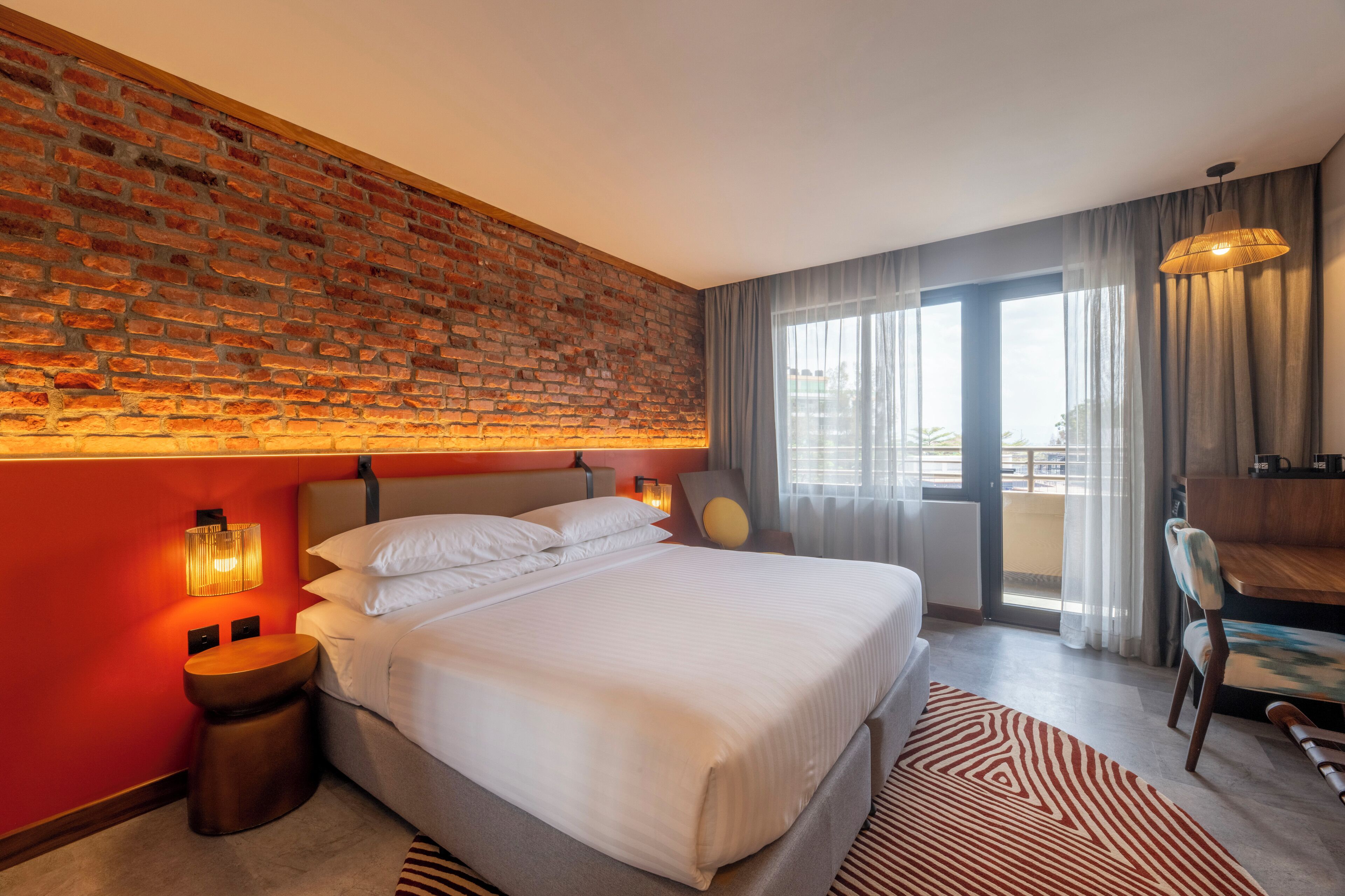 Minibar, caja fuerte, escritorio y espacio para trabajar con un portátil