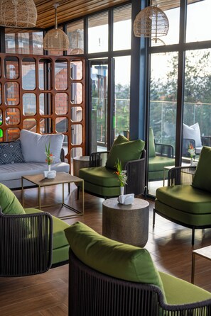 4 barer/lounger, bar ved poolen