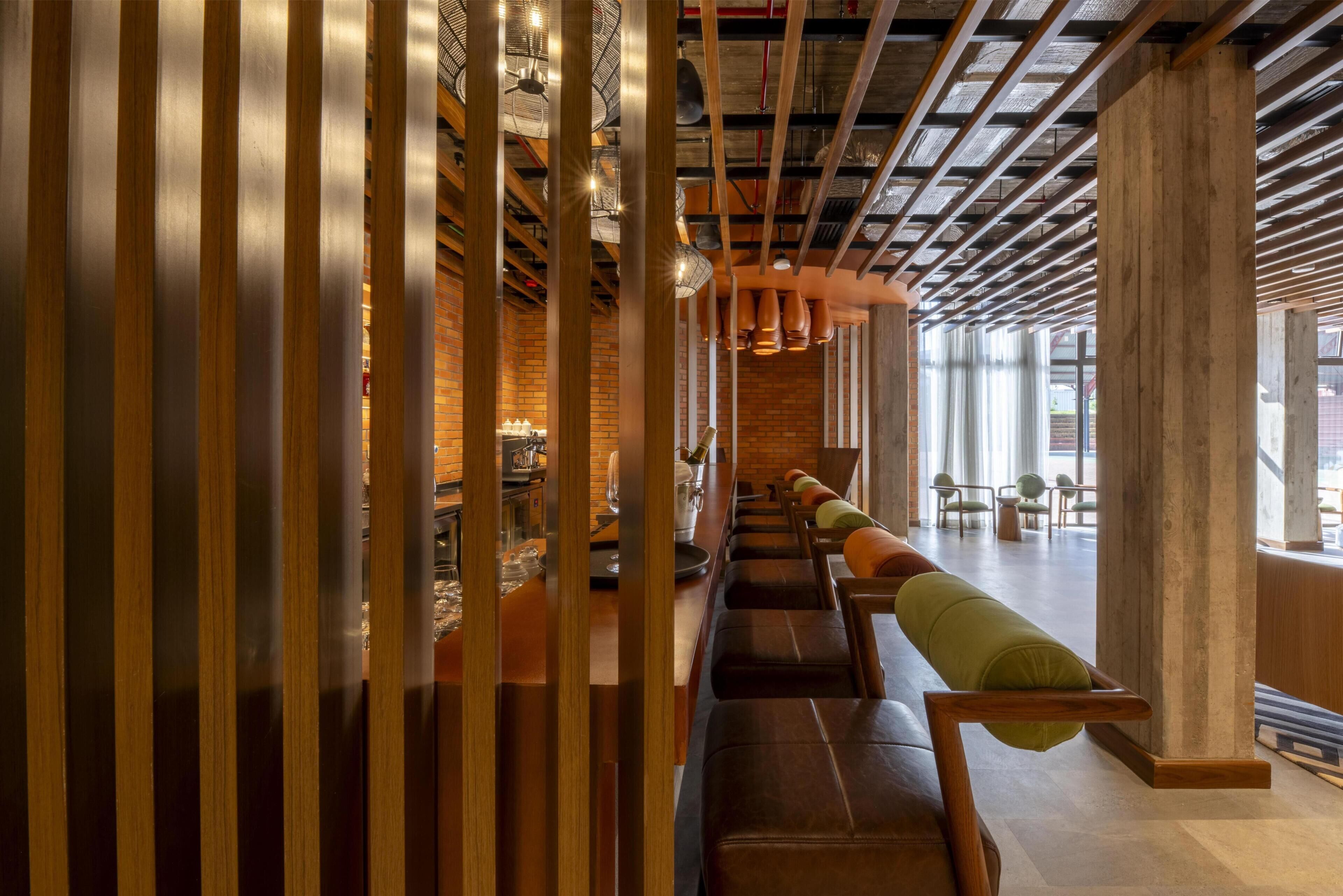 4 bares o lounges, bar junto a la alberca 