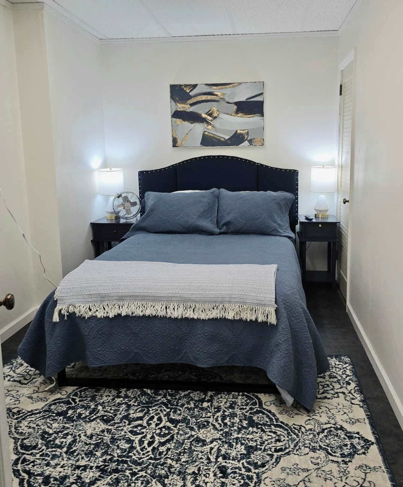 2 bedrooms, desk, iron/ironing board, WiFi