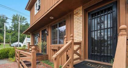 The Market Apts by Nest and Bloom - <br>Suite 1 (331)