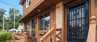 The Market Apts by Nest and Bloom - <br>Suite 1 (331)