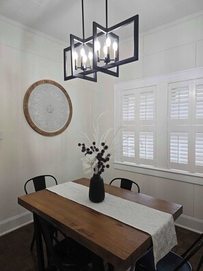 Dining - The Market Apts by Nest and Bloom -
Suite 1 (331) (Ashland)