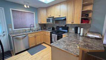 Microwave, oven, stovetop, dishwasher