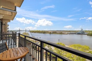 Property grounds - Crane's Landing - Riverfront (Wilmington)