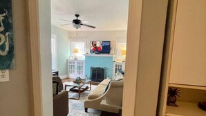 Living area - 1BR Apartment in Historic Galveston (Galveston)