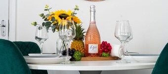 Open Mind Property - Luxury Flat with One Bedroom