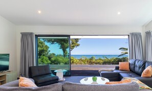 TV - Glass Horizon - Rutherglen Holiday Home (Ruthherglen)