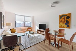 Imagen sin descripción, 3 de 8, botón