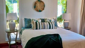 Room - Cozy 1-bedroom garden bungalow with AC, WiFi & pool in charming Utila (Utila)