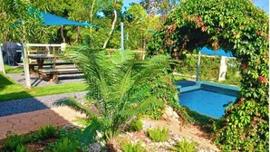 Pool - Cozy 1-bedroom garden bungalow with AC, WiFi & pool in charming Utila (Utila)
