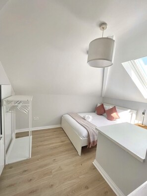 3 bedrooms, iron/ironing board, travel crib, free WiFi