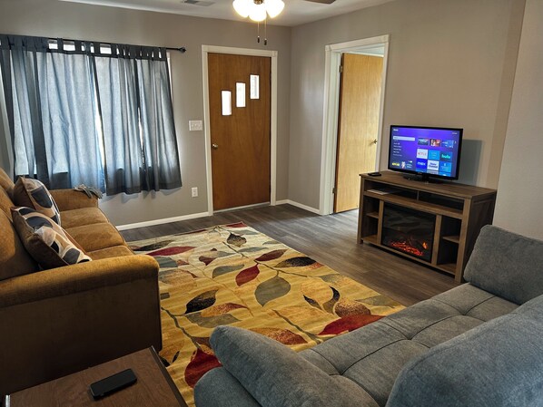 Smart TV, computer monitors