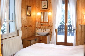 4 chambres, fer et planche à repasser, Wi-Fi