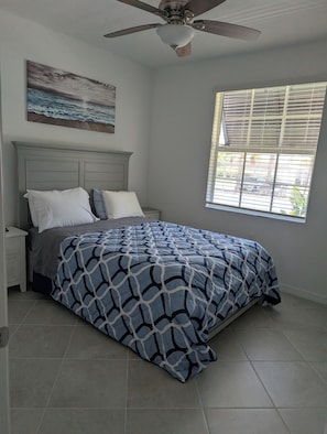 3 habitaciones, tabla de planchar con plancha, wifi y ropa de cama 