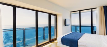 Eleven Way Apartments 