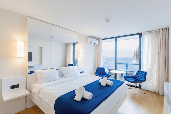 Premium Studio, Balcony, Sea View