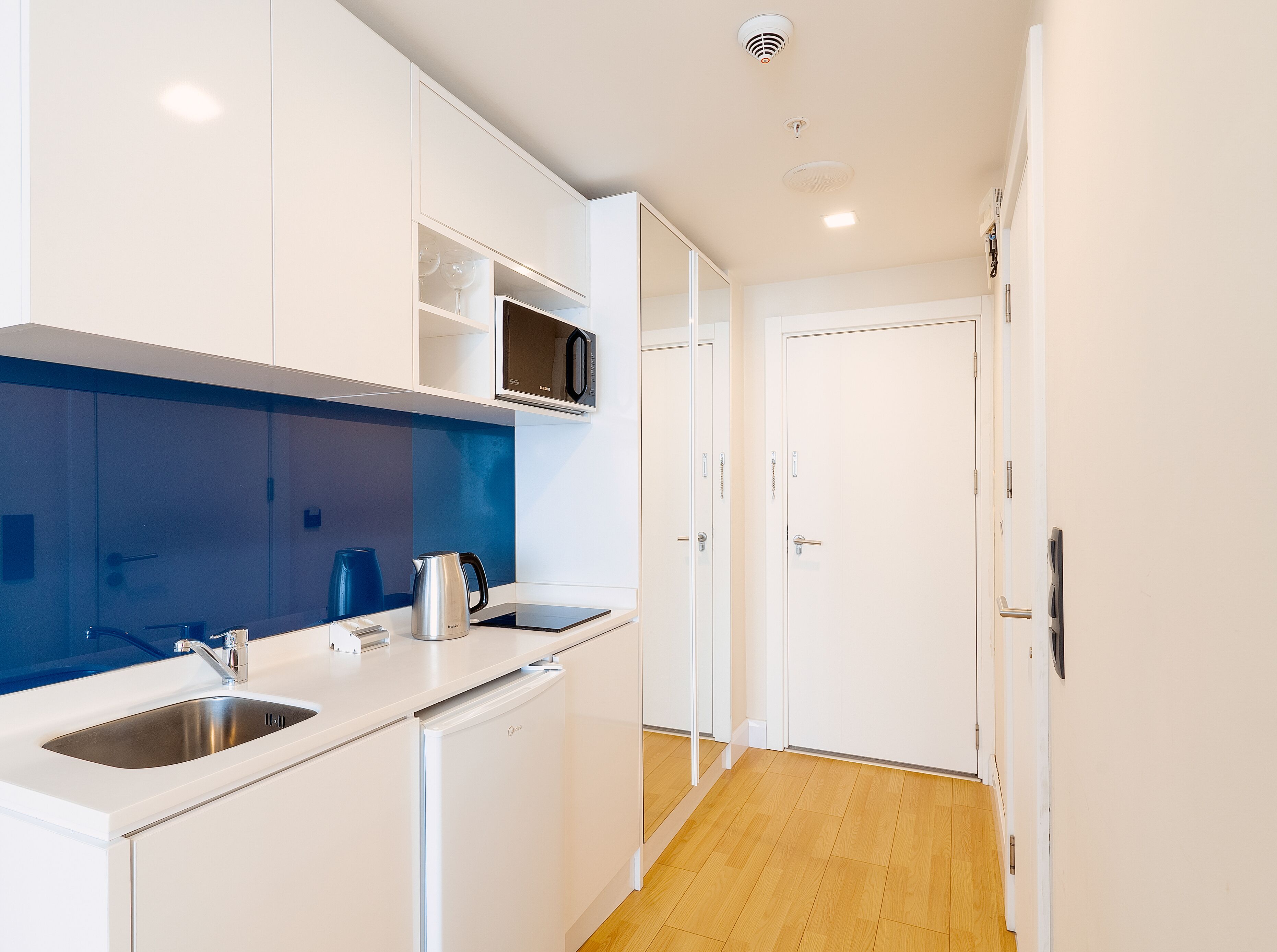 Fridge, microwave, stovetop, electric kettle