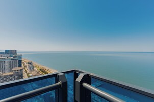 Apartamento de lujo, balcón | Vistas desde la habitación